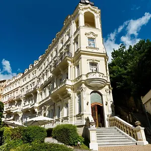 Anglicky Dvur 4* Karlovy Vary